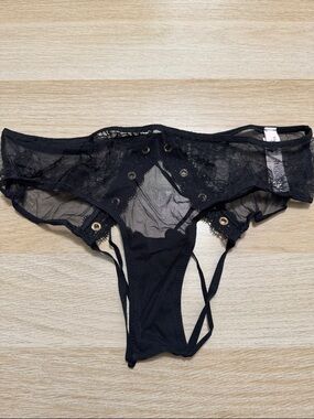 Victoria's Secret Black Lace Grommet Thong open back
